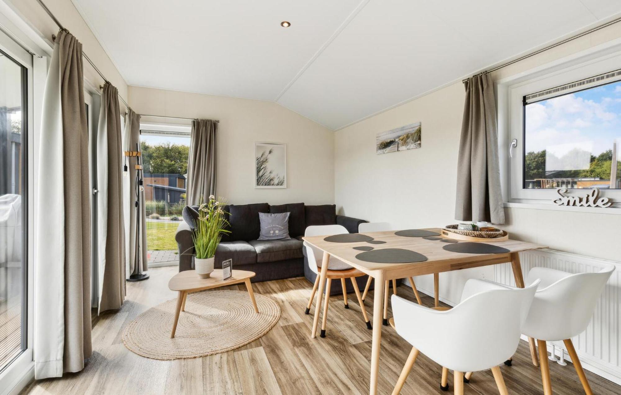 2 Bedroom Beautiful Home In Suesel Susel Buitenkant foto