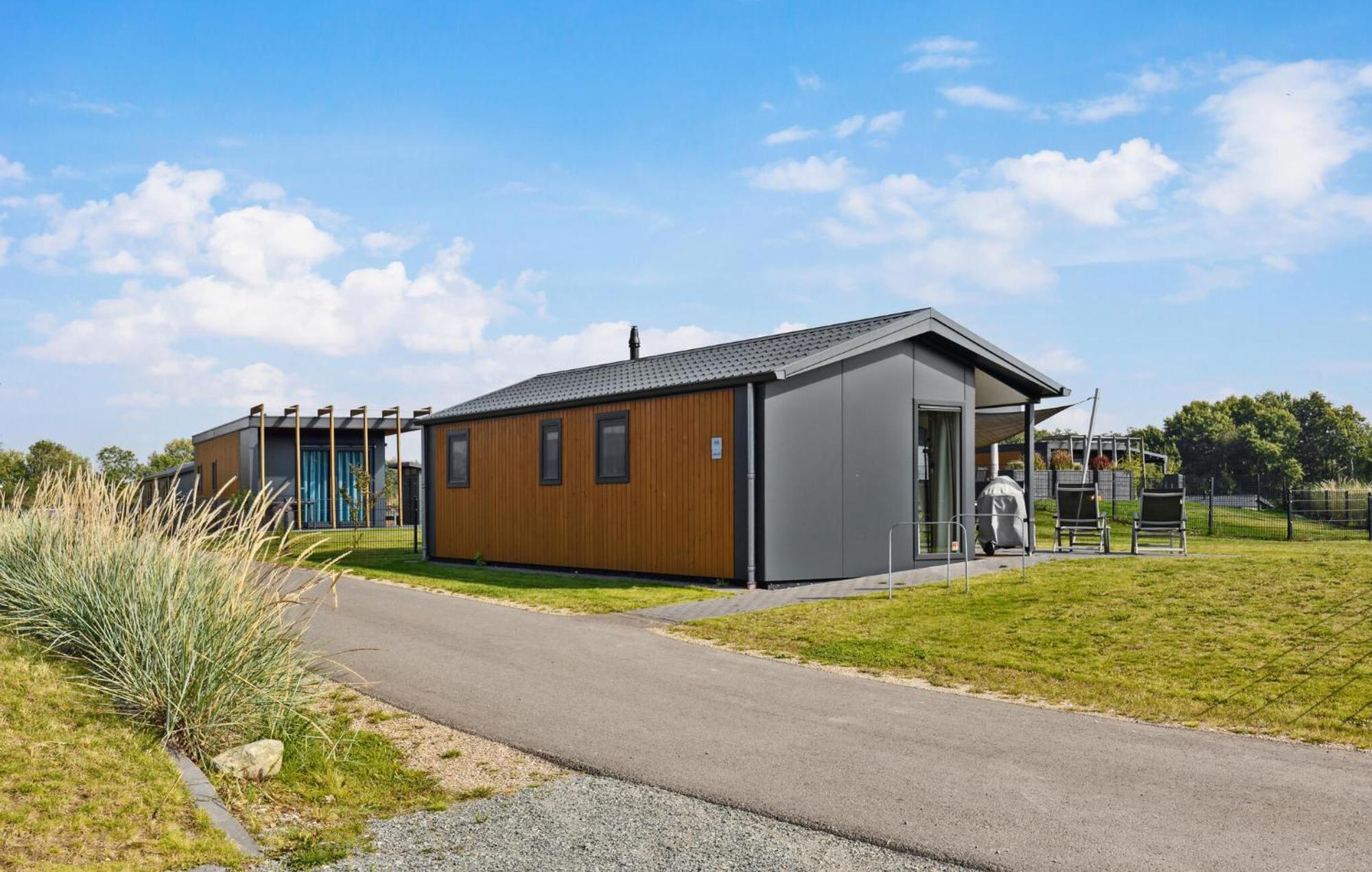2 Bedroom Beautiful Home In Suesel Susel Buitenkant foto